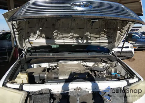 2010 Toyota Tundra Limited 5.7L V8 из США, поврежденный, VIN 5TFHY5F15AX111709